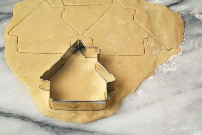 House shaped cookie cutter